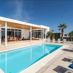 villa-dois-mares-puerto-calero.in-canary-islands.com/